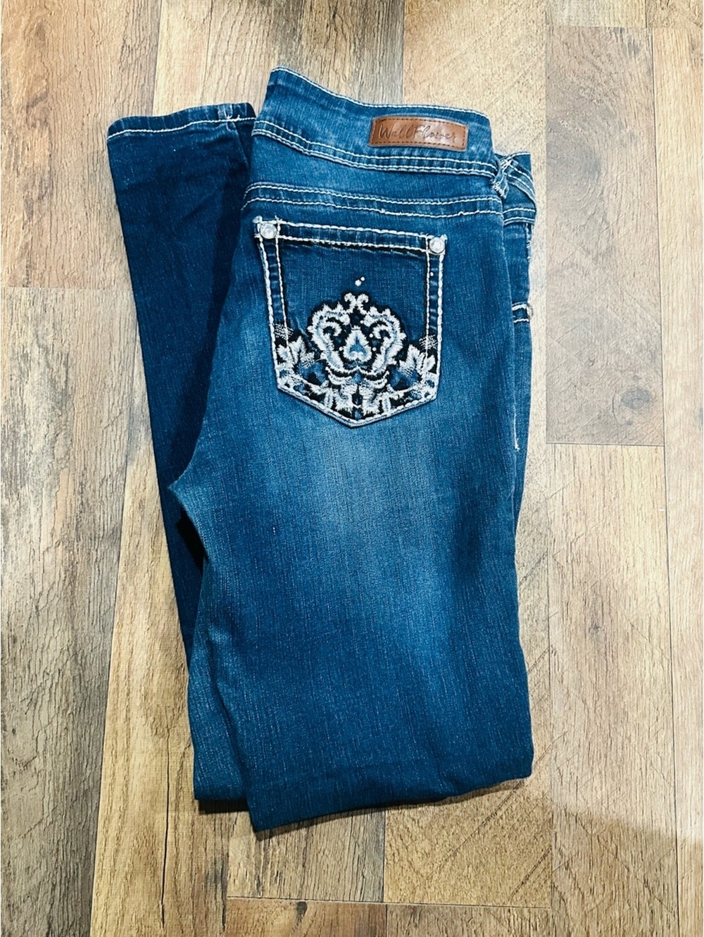 Low rise Vintage Wallflower Dark Blue Skinny Jeans with Embroidered Back Pocket